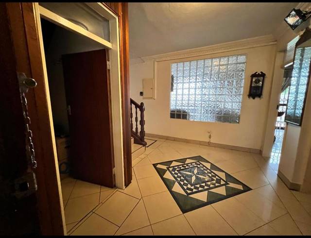 7 BEDROOM HOUSE FOR SALE IN LAUDIUM